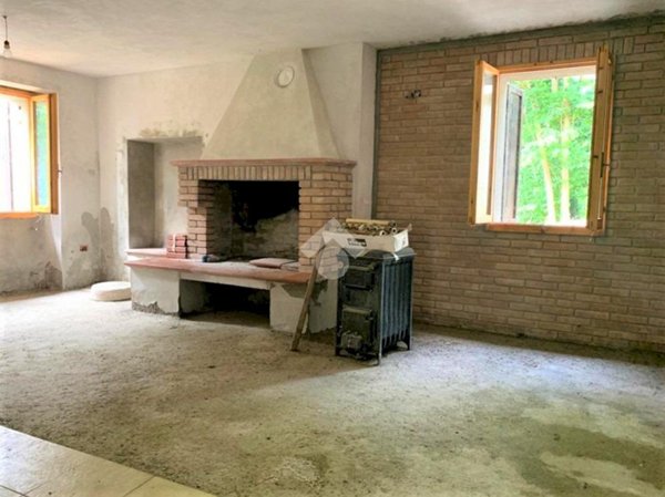 casa indipendente in vendita a Pavullo nel Frignano in zona Montorso