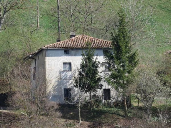 casa indipendente in vendita a Pavullo nel Frignano in zona Montecuccolo