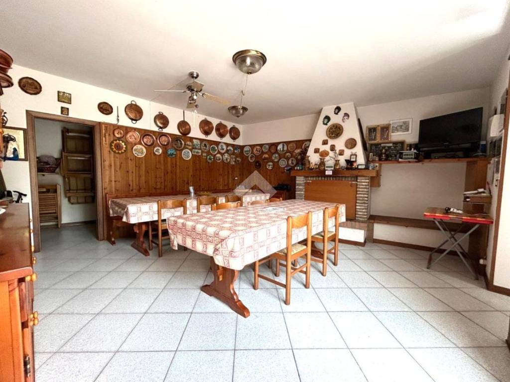 casa semindipendente in vendita a Pavullo nel Frignano in zona Castagneto