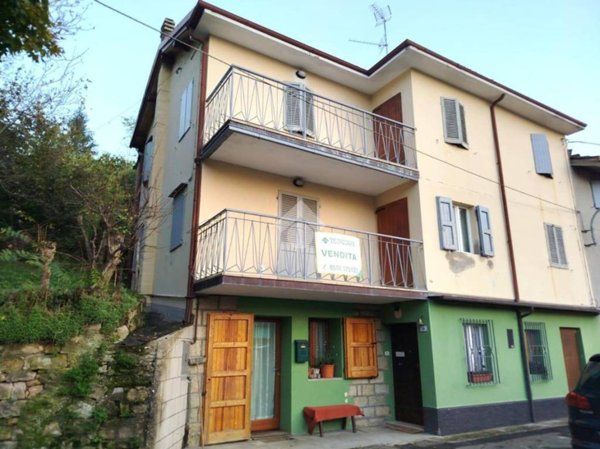 casa semindipendente in vendita a Pavullo nel Frignano in zona Castagneto