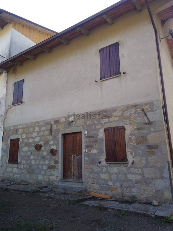 casa indipendente in vendita a Pavullo nel Frignano in zona Verica
