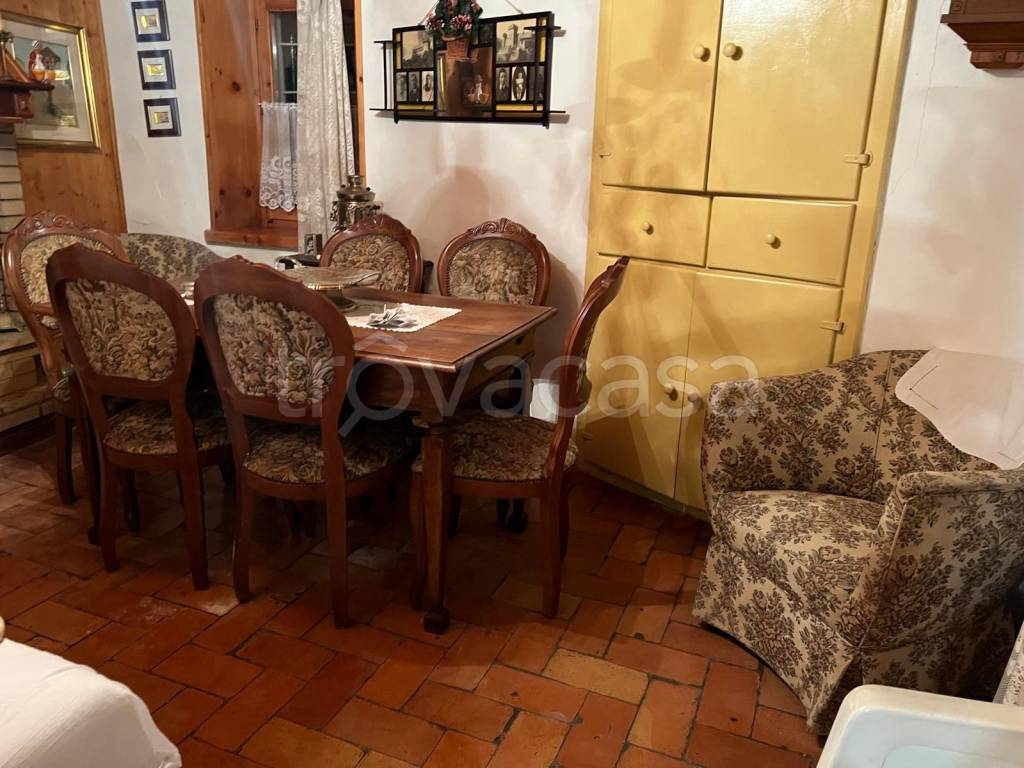 casa indipendente in vendita a Pavullo nel Frignano in zona Castagneto