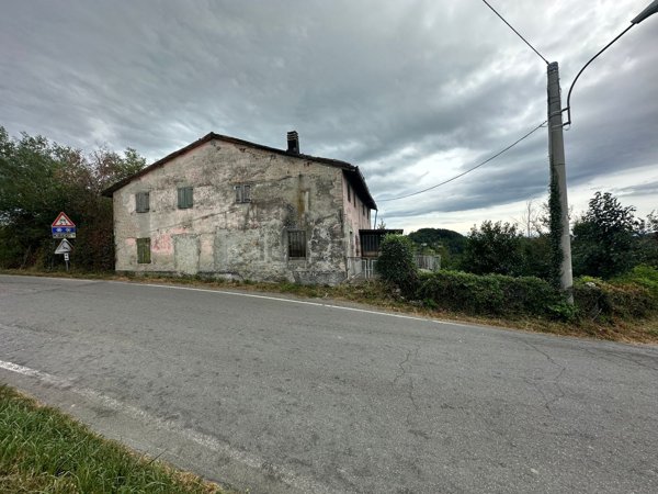 casa indipendente in vendita a Pavullo nel Frignano in zona Montebonello
