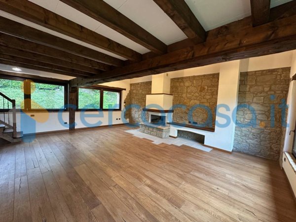 casa indipendente in vendita a Pavullo nel Frignano in zona Olina