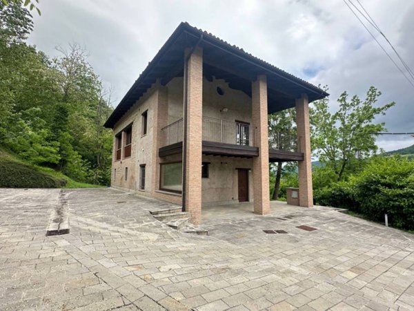 casa indipendente in vendita a Pavullo nel Frignano in zona Olina