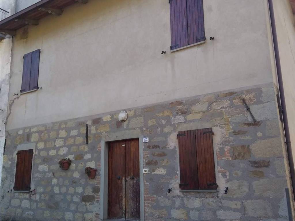 casa indipendente in vendita a Pavullo nel Frignano in zona Verica