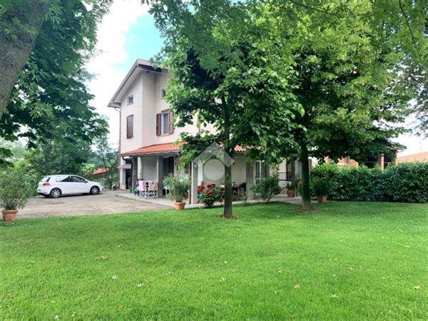 casa indipendente in vendita a Pavullo nel Frignano in zona Sant'Antonio