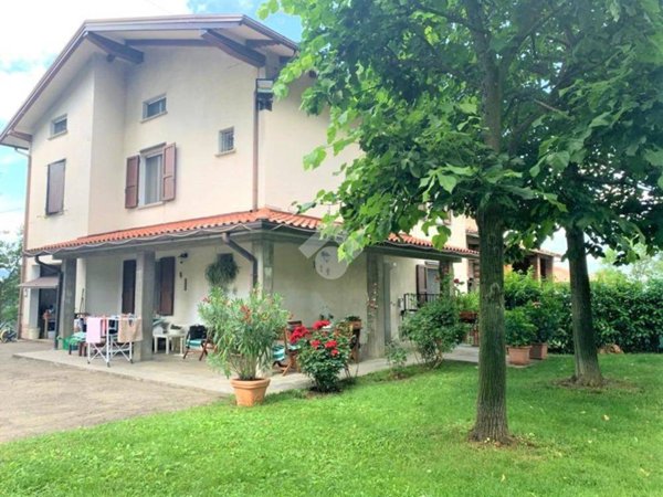 casa indipendente in vendita a Pavullo nel Frignano in zona Sant'Antonio