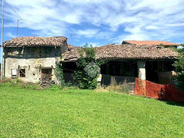 casale in vendita a Pavullo nel Frignano in zona Benedello