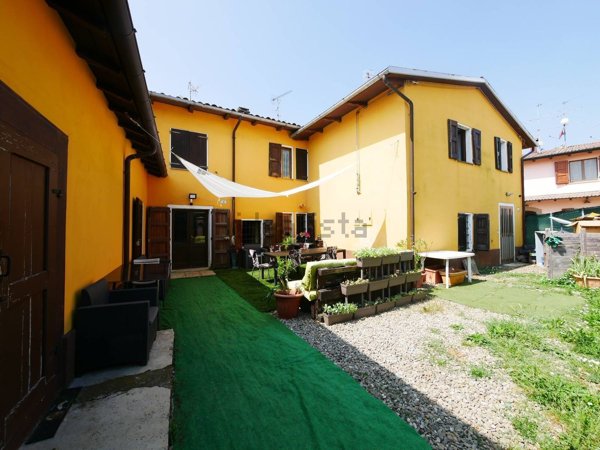 casa indipendente in vendita a Pavullo nel Frignano in zona Sant'Antonio