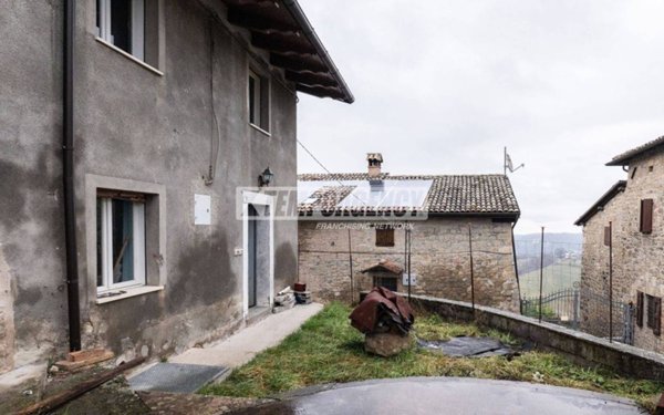 casa indipendente in vendita a Pavullo nel Frignano in zona Querciagrossa
