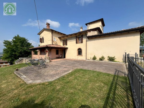casa indipendente in vendita a Pavullo nel Frignano in zona Monzone