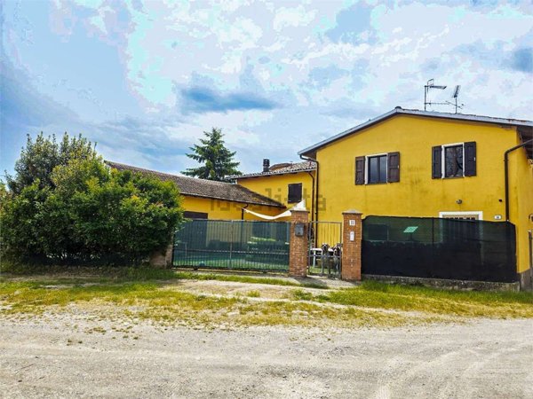 casa indipendente in vendita a Pavullo nel Frignano in zona Sant'Antonio