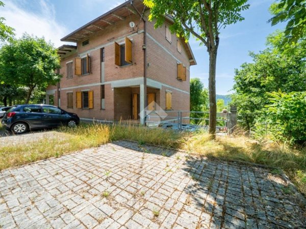 casa indipendente in vendita a Pavullo nel Frignano in zona Verica