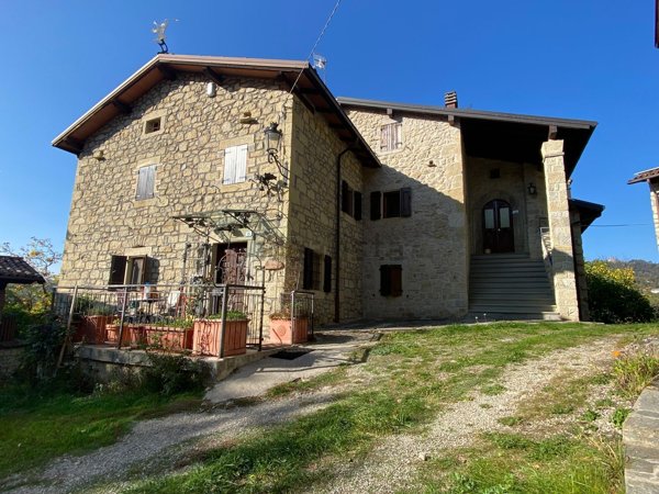 casa indipendente in vendita a Pavullo nel Frignano in zona Verica