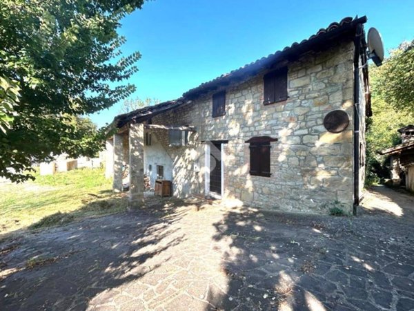 casale in vendita a Pavullo nel Frignano in zona Niviano