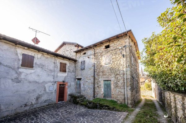 casa indipendente in vendita a Pavullo nel Frignano in zona Olina