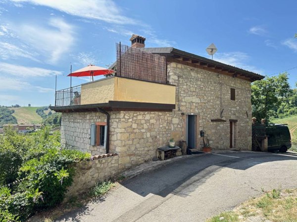 casa indipendente in vendita a Pavullo nel Frignano in zona Benedello
