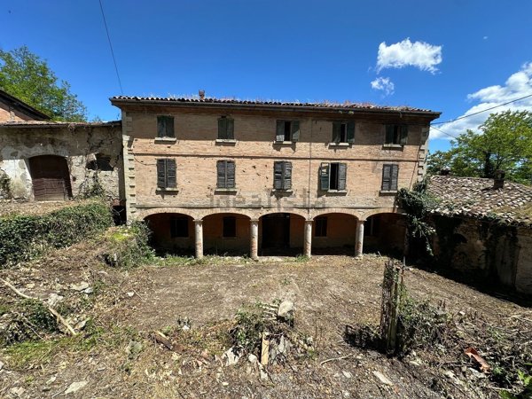 casale in vendita a Pavullo nel Frignano in zona Castagneto