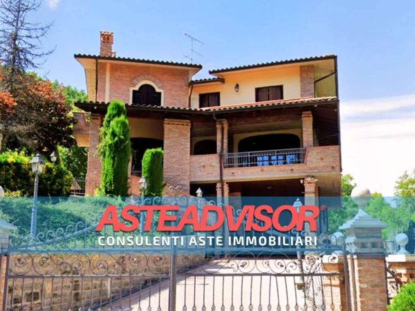 casa indipendente in vendita a Pavullo nel Frignano in zona Montecuccolo