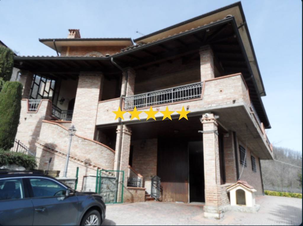 casa indipendente in vendita a Pavullo nel Frignano in zona Montecuccolo