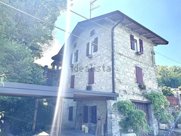 casa indipendente in vendita a Pavullo nel Frignano in zona Verica