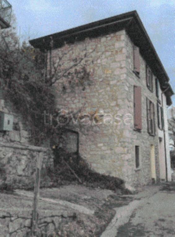 appartamento in vendita a Pavullo nel Frignano in zona Montecuccolo