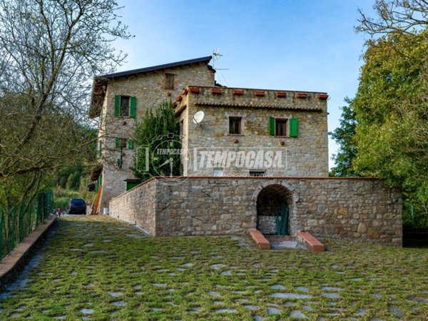 casa indipendente in vendita a Pavullo nel Frignano in zona Niviano