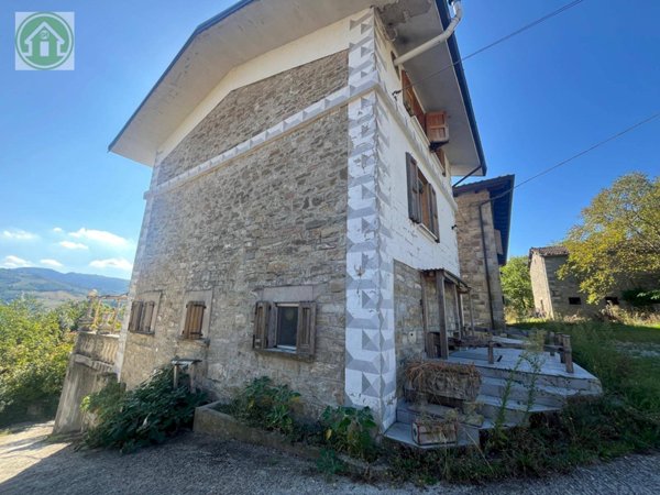casa indipendente in vendita a Pavullo nel Frignano in zona Verica