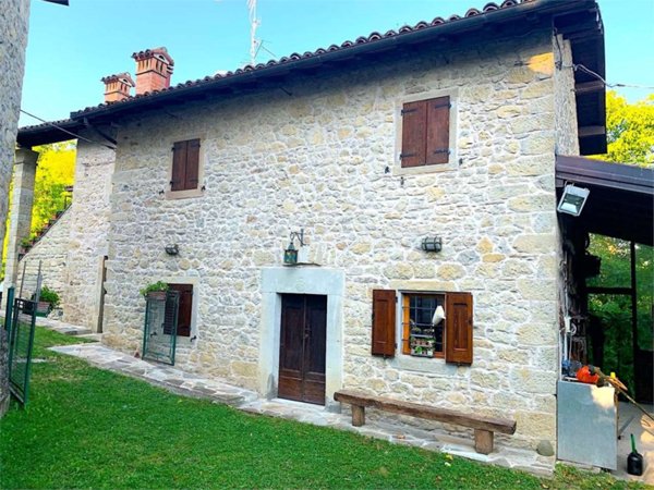 casa indipendente in vendita a Pavullo nel Frignano in zona Verica