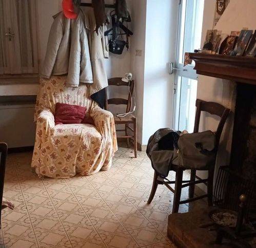 casa indipendente in vendita a Pavullo nel Frignano in zona Castagneto