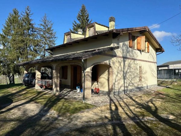 casa indipendente in vendita a Pavullo nel Frignano in zona Sant'Antonio