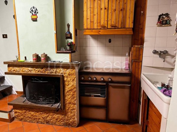 casa indipendente in vendita a Pavullo nel Frignano in zona Monzone