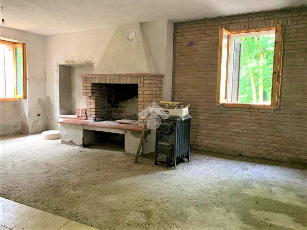 casa indipendente in vendita a Pavullo nel Frignano in zona Montorso