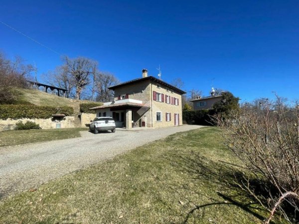 casa indipendente in vendita a Pavullo nel Frignano in zona Montorso