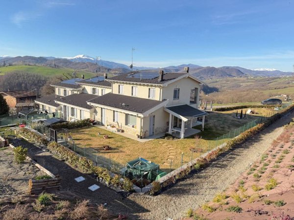 casa indipendente in vendita a Pavullo nel Frignano in zona Sant'Antonio