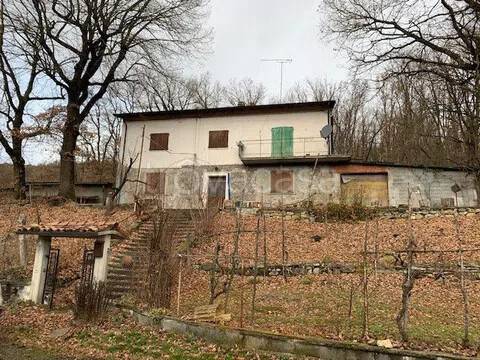 casa indipendente in vendita a Pavullo nel Frignano in zona Verica