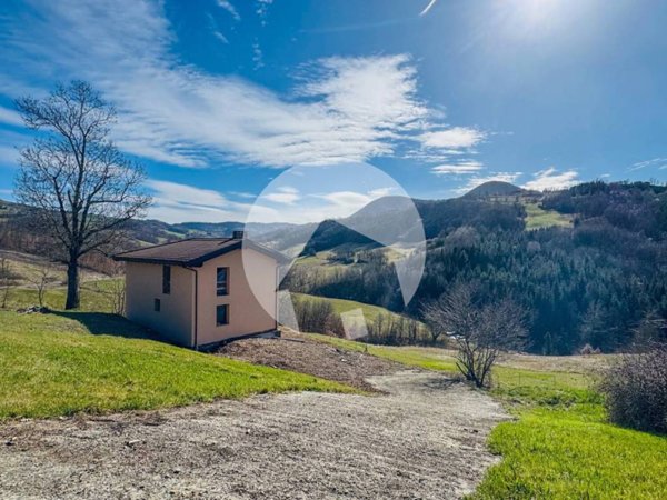 casa indipendente in vendita a Pavullo nel Frignano in zona Frassineti