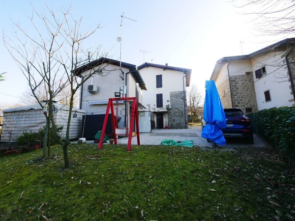casa indipendente in vendita a Pavullo nel Frignano in zona Benedello