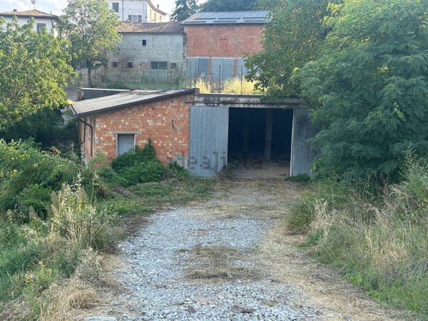 capannone in vendita a Pavullo nel Frignano