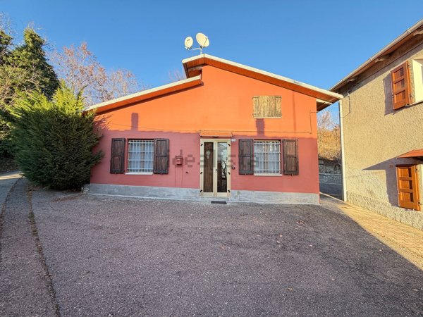 casa indipendente in vendita a Pavullo nel Frignano in zona Niviano