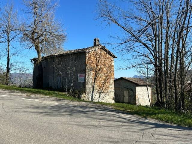 casa indipendente in vendita a Pavullo nel Frignano in zona Querciagrossa