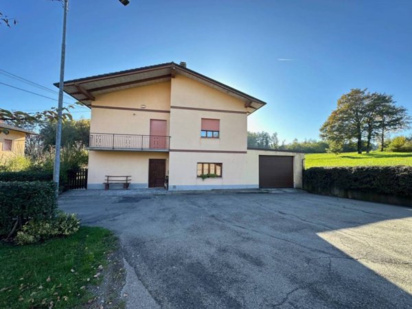 casa indipendente in vendita a Pavullo nel Frignano in zona Sant'Antonio