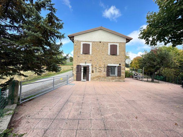 pentavano in vendita a Pavullo nel Frignano in zona Niviano