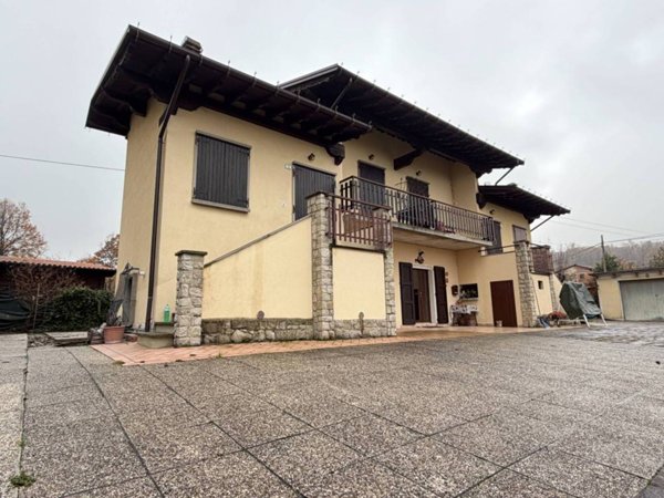 casa indipendente in vendita a Pavullo nel Frignano in zona Sant'Antonio