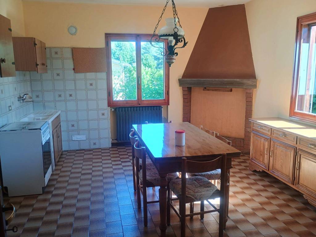 casa indipendente in vendita a Pavullo nel Frignano in zona Crocette