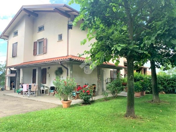 casa indipendente in vendita a Pavullo nel Frignano in zona Sant'Antonio