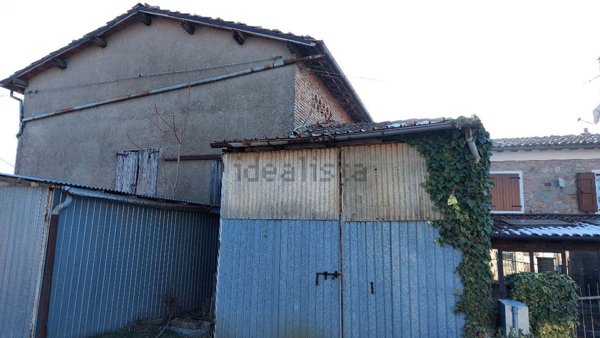 casale in vendita a Pavullo nel Frignano in zona Sant'Antonio