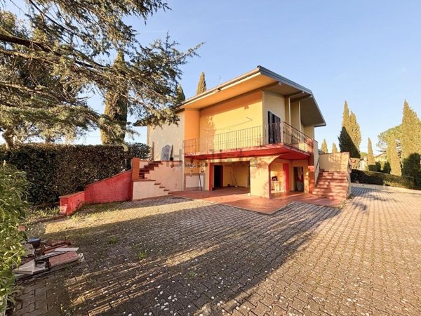 casa indipendente in vendita a Pavullo nel Frignano in zona Castagneto
