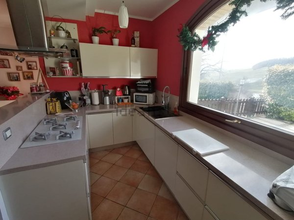 casa indipendente in vendita a Pavullo nel Frignano in zona Montebonello